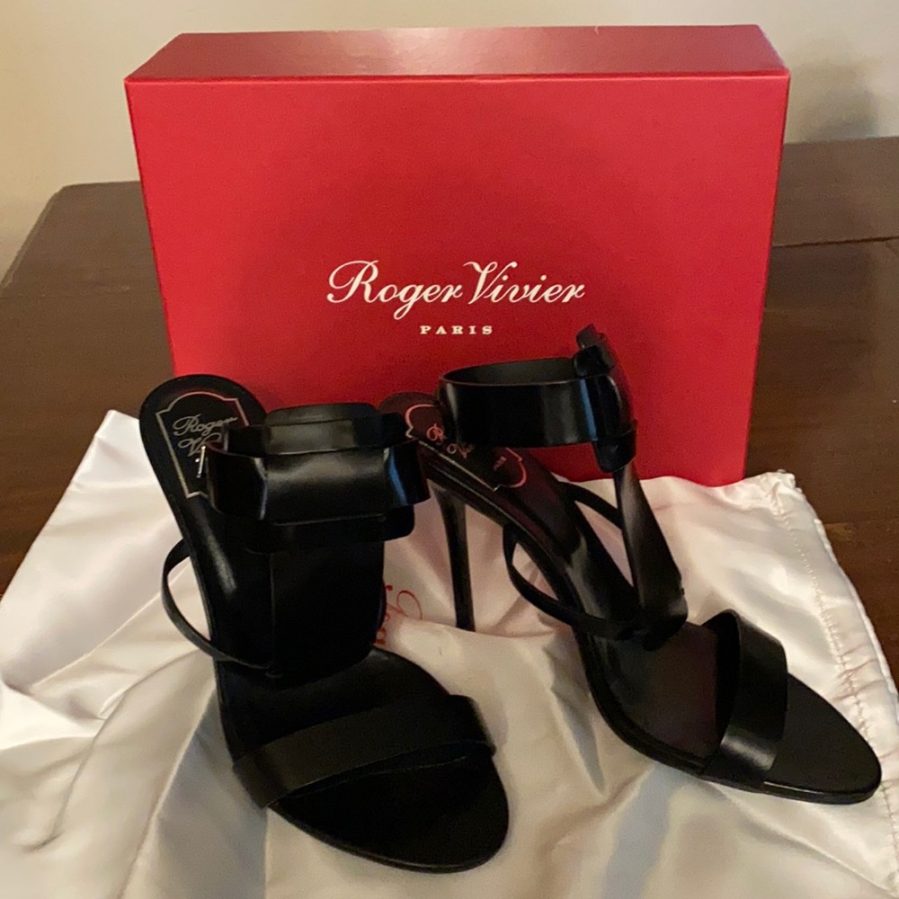 Roger Vivier Black Patent Leather High Heel Sandals